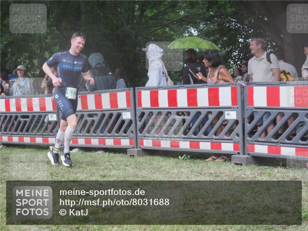 21.06.2025 - 27. Vierlanden-Triathlon KatJ http://msf.ph/oto/8031688 15.06.2025 13:41:09 Ziel 133, 167, 637, 925, 961 meine-sportfotos.de