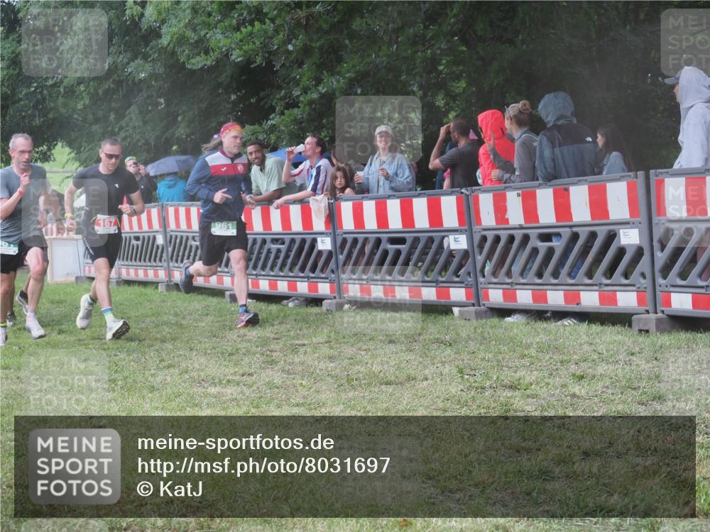 21.06.2025 - 27. Vierlanden-Triathlon KatJ http://msf.ph/oto/8031697 15.06.2025 13:41:10 Ziel 133, 167, 637, 961 meine-sportfotos.de