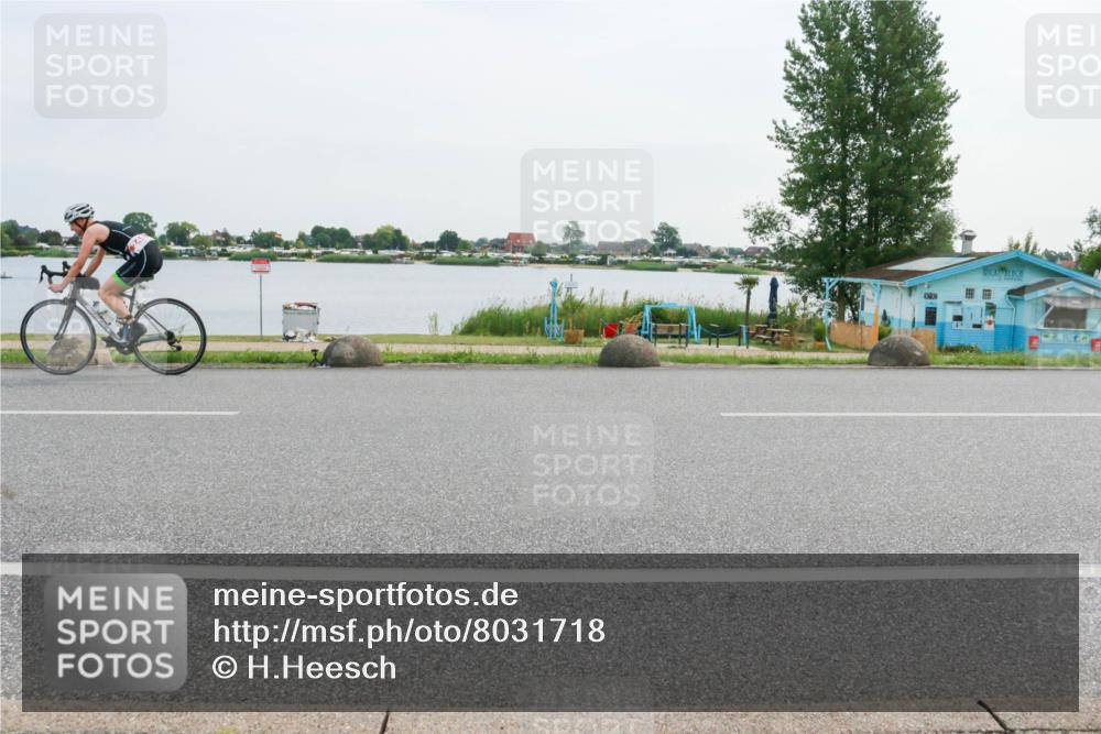 15.06.2025 - 27. Vierlanden-Triathlon H.Heesch http://msf.ph/oto/8031718 15.06.2025 10:37:36 Radfahren 248 meine-sportfotos.de
