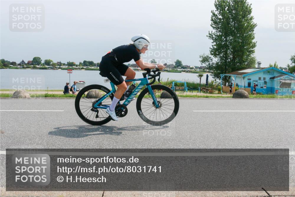 21.06.2025 - 27. Vierlanden-Triathlon H.Heesch http://msf.ph/oto/8031741 15.06.2025 11:34:02 Radfahren 221 meine-sportfotos.de
