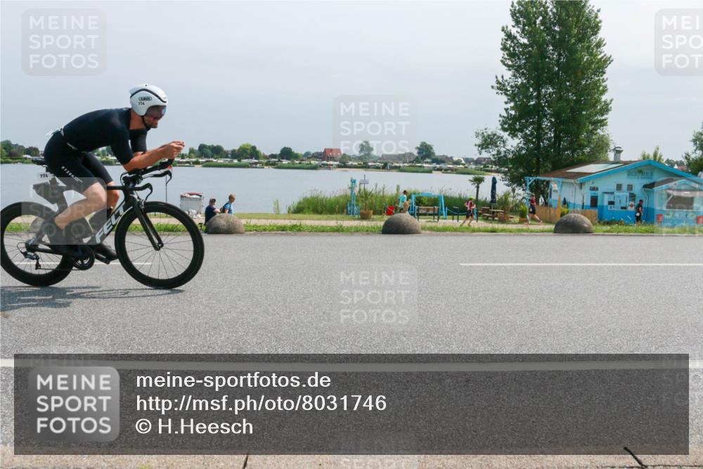 21.06.2025 - 27. Vierlanden-Triathlon H.Heesch http://msf.ph/oto/8031746 15.06.2025 11:34:03 Radfahren 221 meine-sportfotos.de