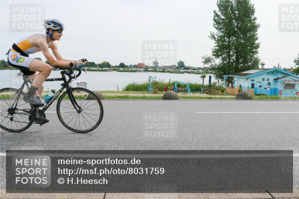 15.06.2025 - 27. Vierlanden-Triathlon H.Heesch http://msf.ph/oto/8031759 15.06.2025 10:37:54 Radfahren 353 meine-sportfotos.de