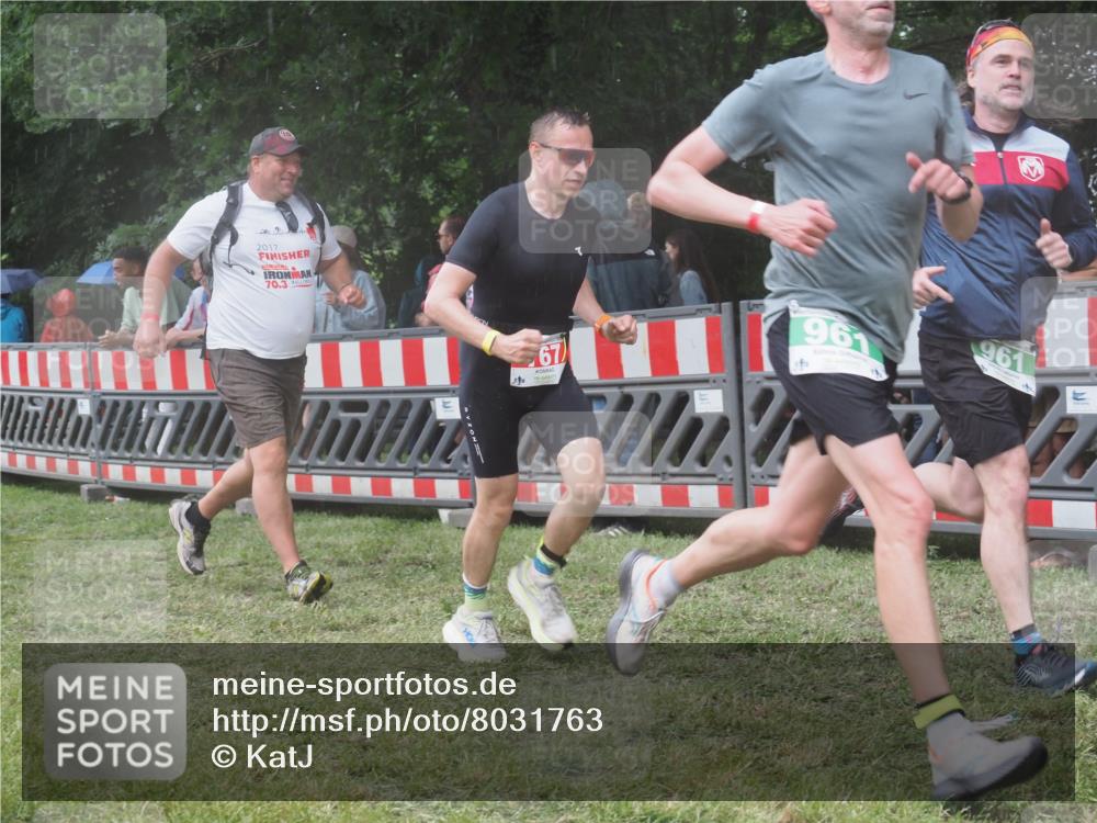 21.06.2025 - 27. Vierlanden-Triathlon KatJ http://msf.ph/oto/8031763 15.06.2025 13:41:12 Ziel 133, 167, 637, 961 meine-sportfotos.de
