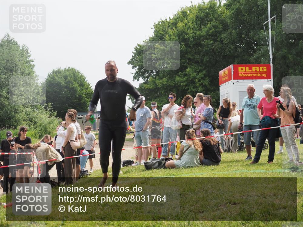 15.06.2025 - 27. Vierlanden-Triathlon KatJ http://msf.ph/oto/8031764 15.06.2025 11:10:48 Schwimmen 770, 832, 953 meine-sportfotos.de