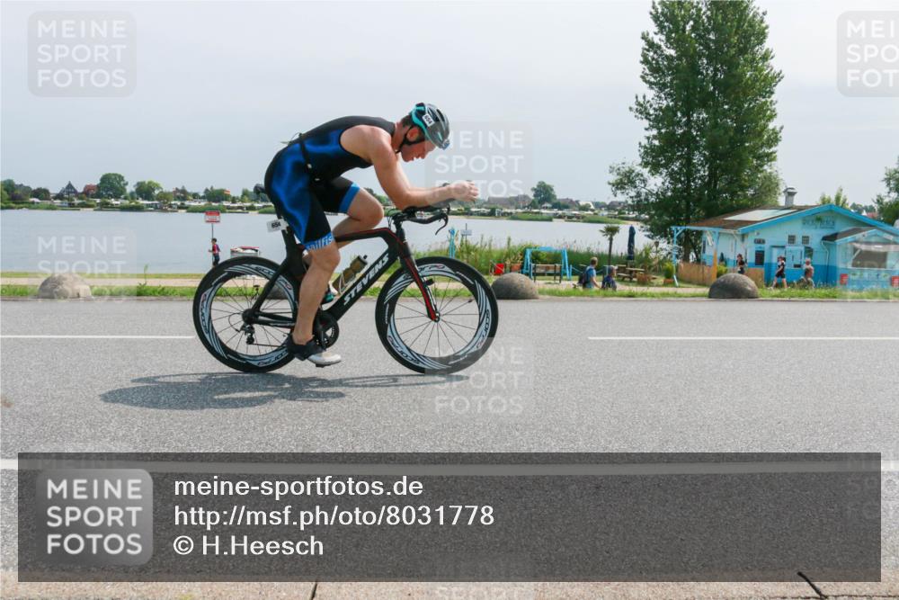 21.06.2025 - 27. Vierlanden-Triathlon H.Heesch http://msf.ph/oto/8031778 15.06.2025 11:34:10 Radfahren 654, 711 meine-sportfotos.de