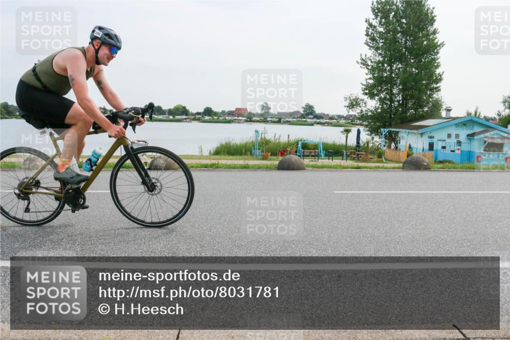 15.06.2025 - 27. Vierlanden-Triathlon H.Heesch http://msf.ph/oto/8031781 15.06.2025 10:38:08 Radfahren 286, 323 meine-sportfotos.de
