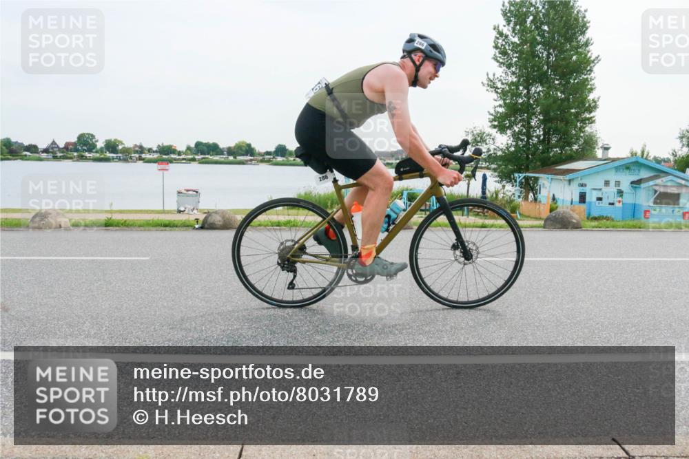 15.06.2025 - 27. Vierlanden-Triathlon H.Heesch http://msf.ph/oto/8031789 15.06.2025 10:38:08 Radfahren 286, 323 meine-sportfotos.de