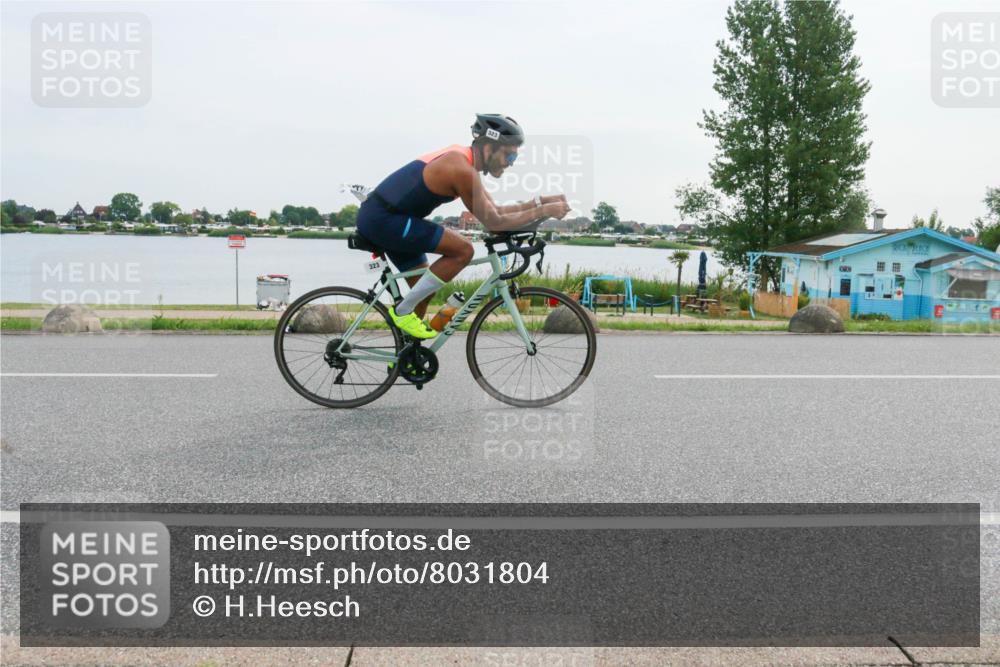15.06.2025 - 27. Vierlanden-Triathlon H.Heesch http://msf.ph/oto/8031804 15.06.2025 10:38:11 Radfahren 286, 323 meine-sportfotos.de