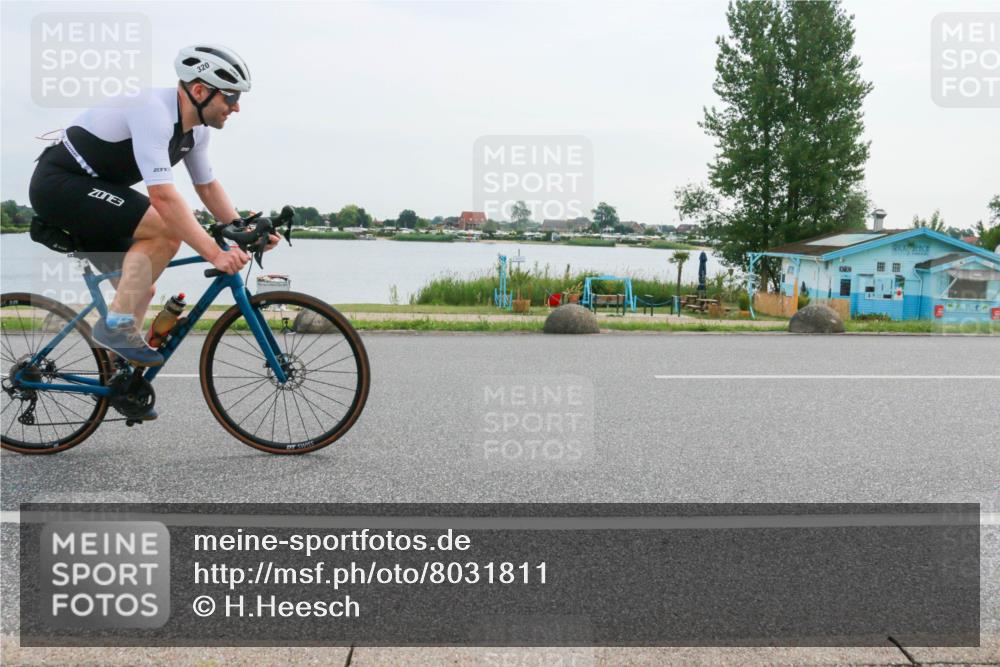 15.06.2025 - 27. Vierlanden-Triathlon H.Heesch http://msf.ph/oto/8031811 15.06.2025 10:38:18 Radfahren 154, 320 meine-sportfotos.de