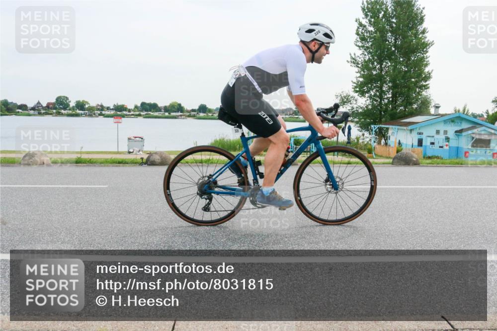 15.06.2025 - 27. Vierlanden-Triathlon H.Heesch http://msf.ph/oto/8031815 15.06.2025 10:38:18 Radfahren 154, 320 meine-sportfotos.de