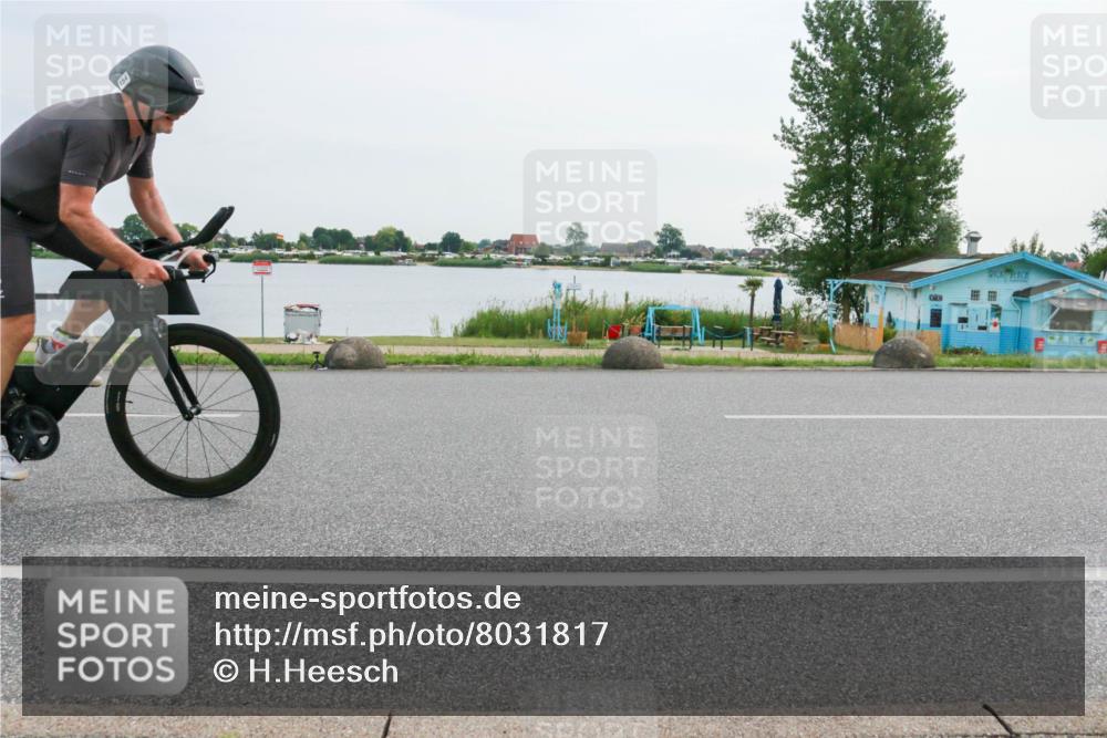 15.06.2025 - 27. Vierlanden-Triathlon H.Heesch http://msf.ph/oto/8031817 15.06.2025 10:38:21 Radfahren 88, 154, 218, 320 meine-sportfotos.de