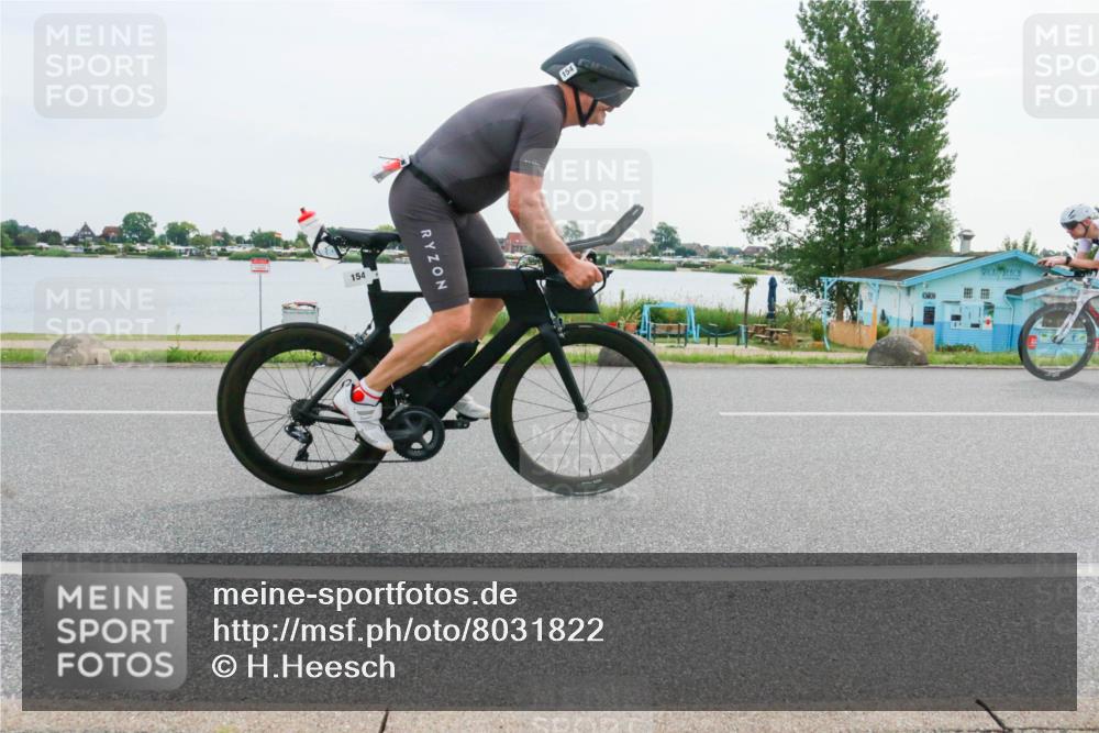 15.06.2025 - 27. Vierlanden-Triathlon H.Heesch http://msf.ph/oto/8031822 15.06.2025 10:38:21 Radfahren 88, 154, 218, 320 meine-sportfotos.de