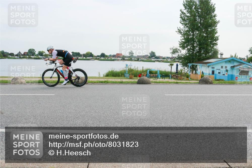 15.06.2025 - 27. Vierlanden-Triathlon H.Heesch http://msf.ph/oto/8031823 15.06.2025 10:38:22 Radfahren 88, 154, 218, 320 meine-sportfotos.de