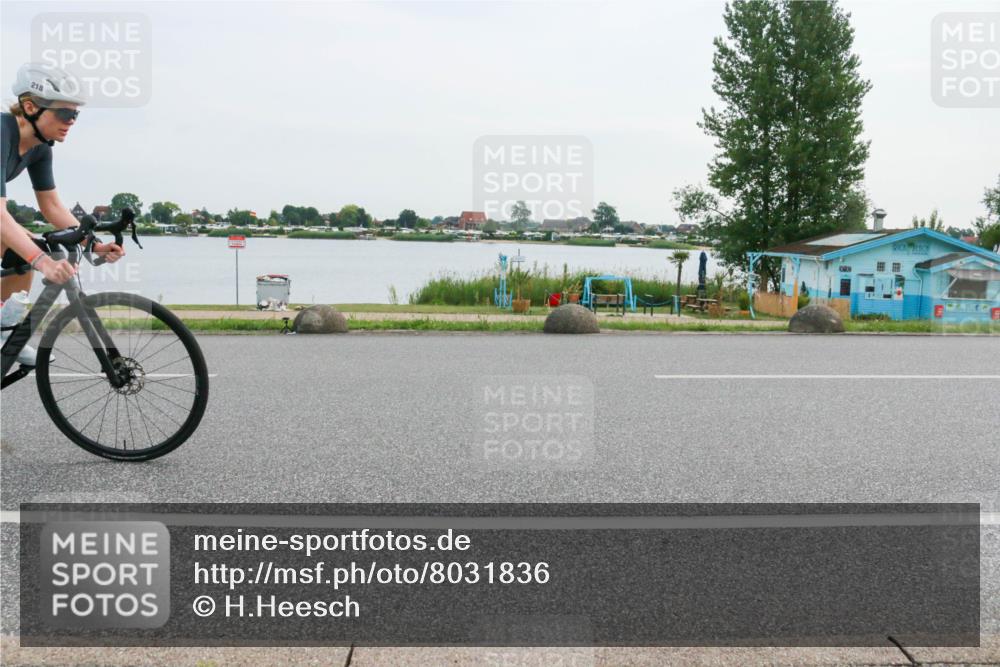 15.06.2025 - 27. Vierlanden-Triathlon H.Heesch http://msf.ph/oto/8031836 15.06.2025 10:38:25 Radfahren 7, 13, 88, 154, 218, 258 meine-sportfotos.de