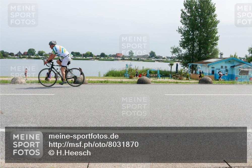 21.06.2025 - 27. Vierlanden-Triathlon H.Heesch http://msf.ph/oto/8031870 15.06.2025 11:34:18 Radfahren 685, 806 meine-sportfotos.de