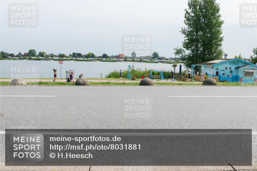 21.06.2025 - 27. Vierlanden-Triathlon H.Heesch http://msf.ph/oto/8031881 15.06.2025 11:34:20 Radfahren 806 meine-sportfotos.de