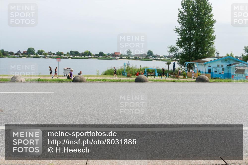 21.06.2025 - 27. Vierlanden-Triathlon H.Heesch http://msf.ph/oto/8031886 15.06.2025 11:34:20 Radfahren 806 meine-sportfotos.de