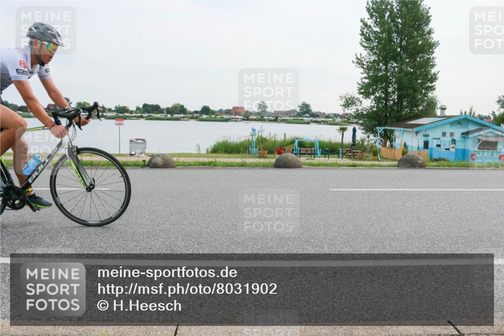 15.06.2025 - 27. Vierlanden-Triathlon H.Heesch http://msf.ph/oto/8031902 15.06.2025 10:38:34 Radfahren 343, 344 meine-sportfotos.de