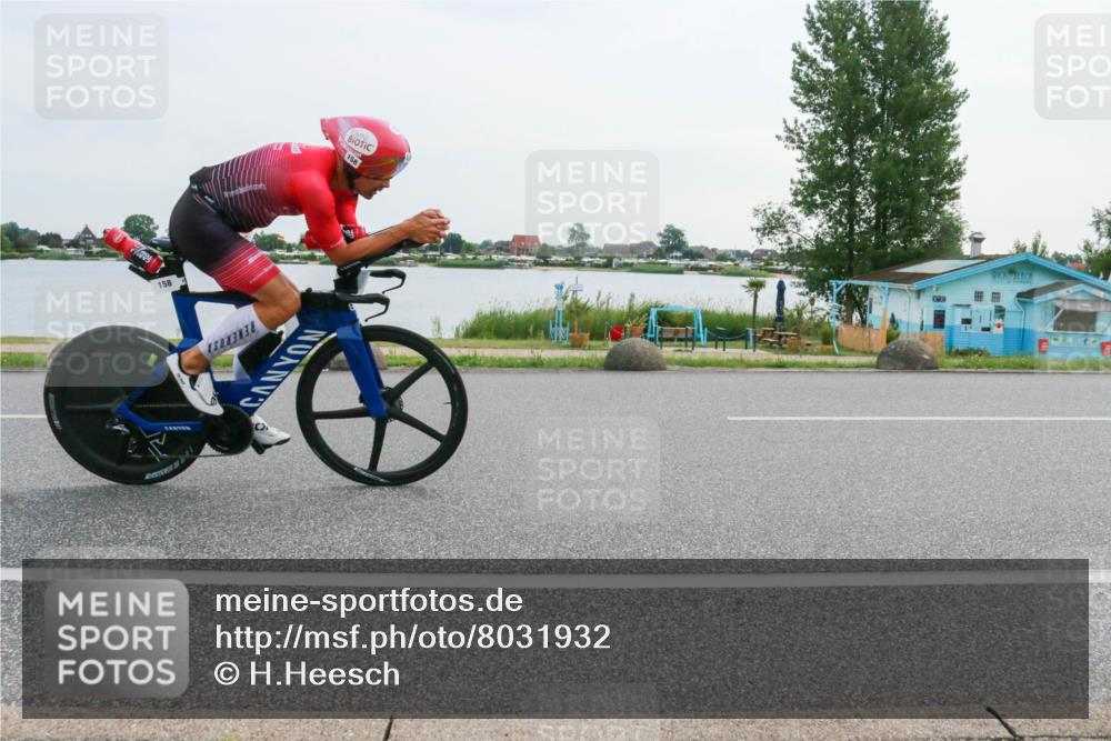 15.06.2025 - 27. Vierlanden-Triathlon H.Heesch http://msf.ph/oto/8031932 15.06.2025 10:38:44 Radfahren 158, 427 meine-sportfotos.de
