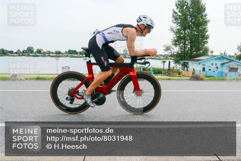 15.06.2025 - 27. Vierlanden-Triathlon H.Heesch http://msf.ph/oto/8031948 15.06.2025 10:38:45 Radfahren 158, 235, 427 meine-sportfotos.de