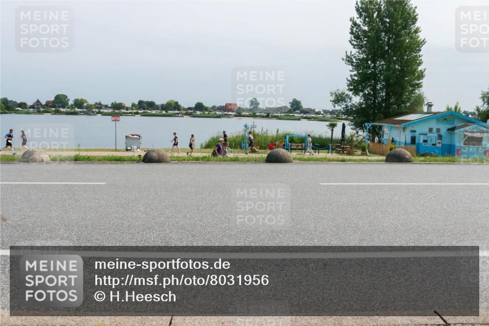 21.06.2025 - 27. Vierlanden-Triathlon H.Heesch http://msf.ph/oto/8031956 15.06.2025 11:34:22 Radfahren 806 meine-sportfotos.de