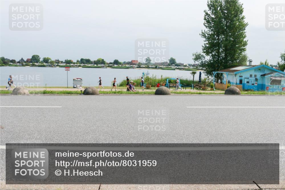 21.06.2025 - 27. Vierlanden-Triathlon H.Heesch http://msf.ph/oto/8031959 15.06.2025 11:34:22 Radfahren 806 meine-sportfotos.de