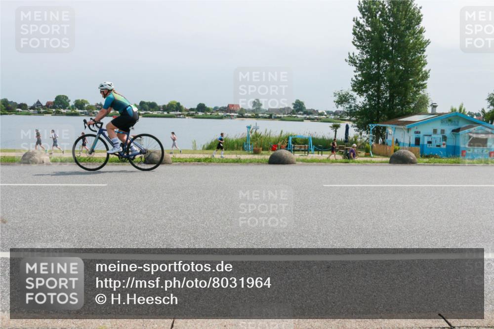 21.06.2025 - 27. Vierlanden-Triathlon H.Heesch http://msf.ph/oto/8031964 15.06.2025 11:34:26 Radfahren 905 meine-sportfotos.de
