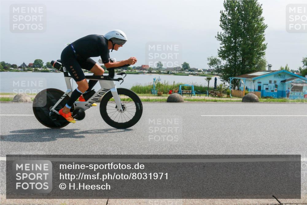 21.06.2025 - 27. Vierlanden-Triathlon H.Heesch http://msf.ph/oto/8031971 15.06.2025 11:34:32 Radfahren 250, 822, 905 meine-sportfotos.de