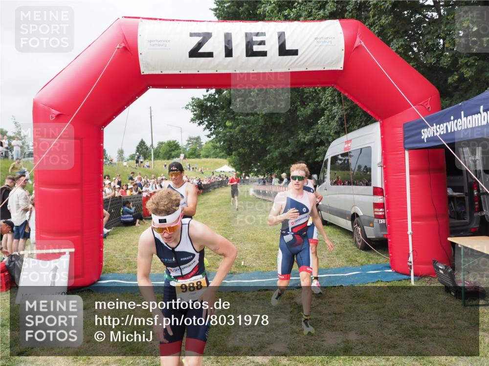 21.06.2025 - 27. Vierlanden-Triathlon MichiJ http://msf.ph/oto/8031978 15.06.2026 12:49:19 Ziel 764, 984, 986, 987, 988 meine-sportfotos.de
