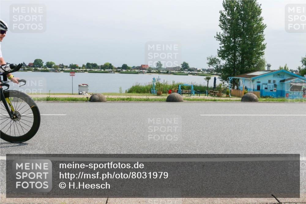 21.06.2025 - 27. Vierlanden-Triathlon H.Heesch http://msf.ph/oto/8031979 15.06.2025 11:34:33 Radfahren 250, 822, 905 meine-sportfotos.de