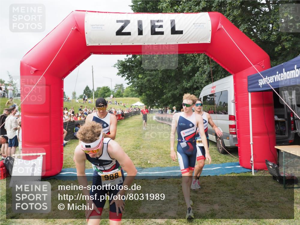 21.06.2025 - 27. Vierlanden-Triathlon MichiJ http://msf.ph/oto/8031989 15.06.2026 12:49:19 Ziel 764, 984, 986, 987, 988 meine-sportfotos.de