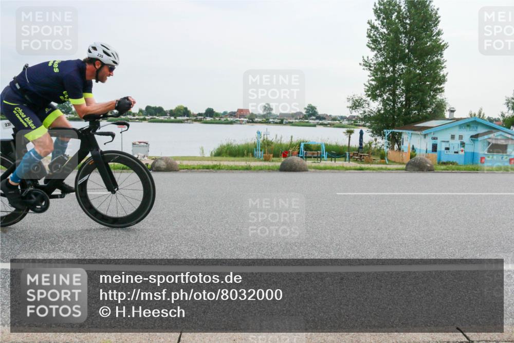 15.06.2025 - 27. Vierlanden-Triathlon H.Heesch http://msf.ph/oto/8032000 15.06.2025 10:38:49 Radfahren 235, 298, 427 meine-sportfotos.de