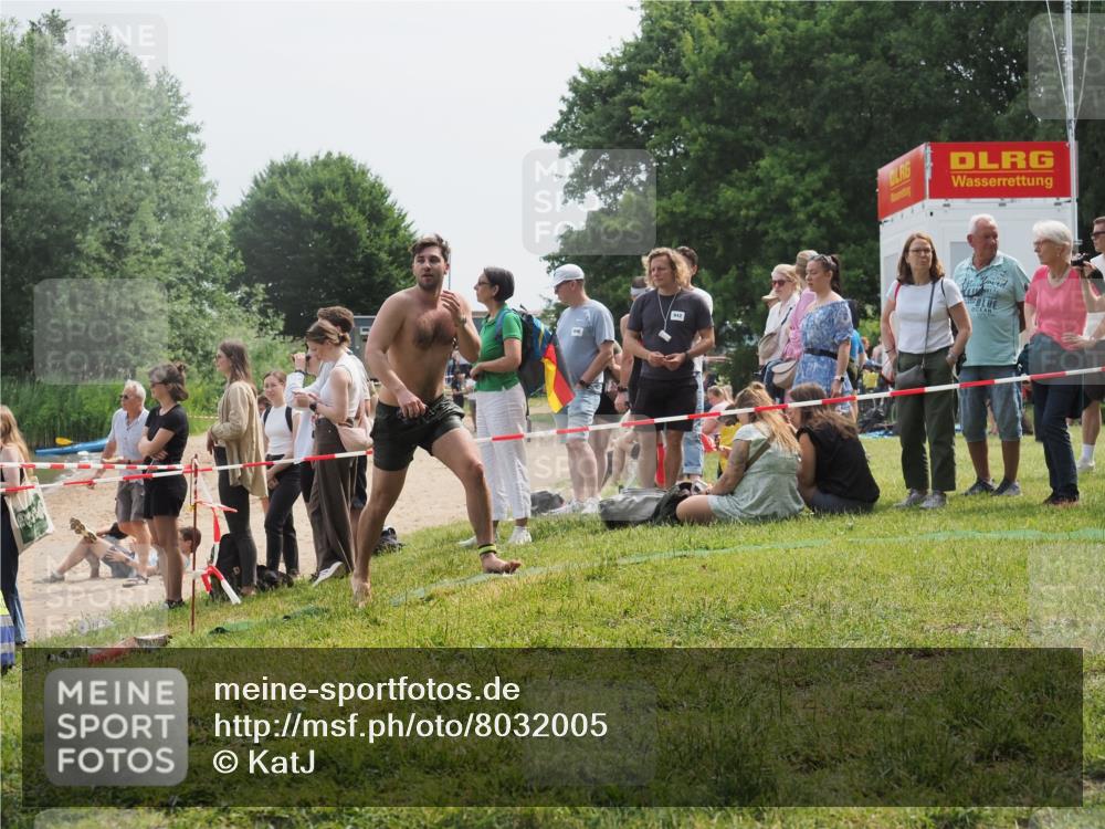 15.06.2025 - 27. Vierlanden-Triathlon KatJ http://msf.ph/oto/8032005 15.06.2025 11:11:40 Schwimmen 742, 791, 843 meine-sportfotos.de