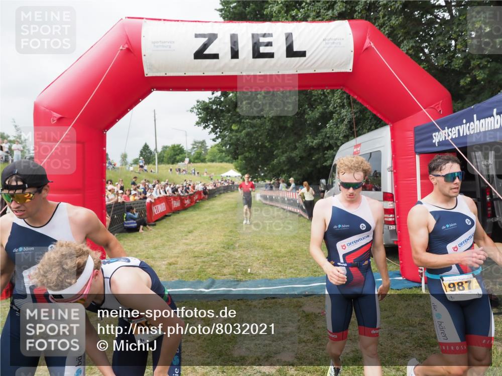 21.06.2025 - 27. Vierlanden-Triathlon MichiJ http://msf.ph/oto/8032021 15.06.2026 12:49:20 Ziel 764, 984, 986, 987, 988 meine-sportfotos.de