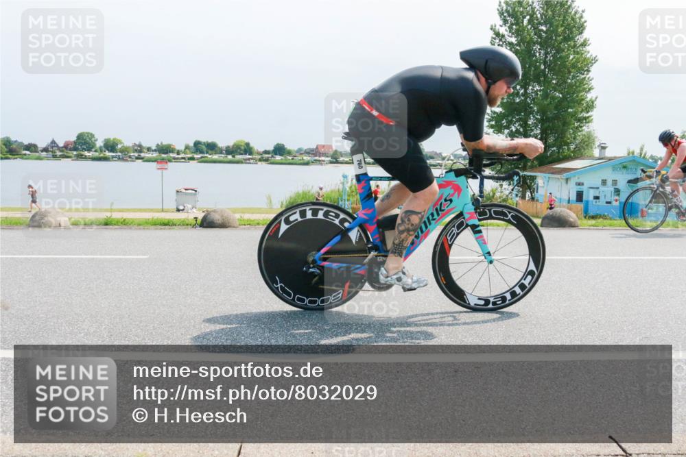21.06.2025 - 27. Vierlanden-Triathlon H.Heesch http://msf.ph/oto/8032029 15.06.2025 11:34:50 Radfahren 707, 760, 894 meine-sportfotos.de