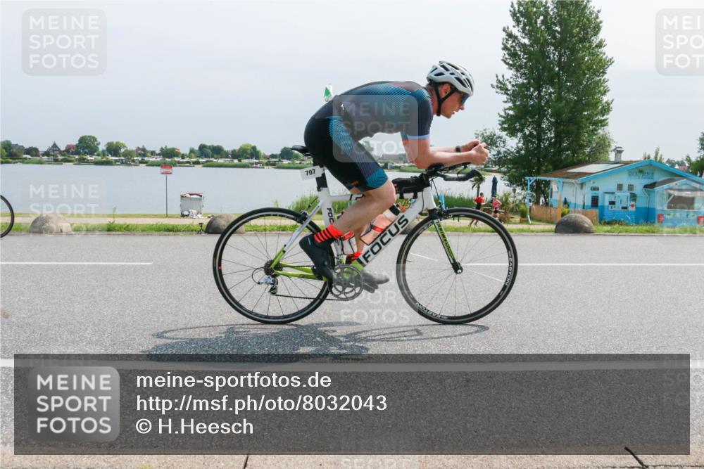 21.06.2025 - 27. Vierlanden-Triathlon H.Heesch http://msf.ph/oto/8032043 15.06.2025 11:34:52 Radfahren 638, 707, 760, 894, 961 meine-sportfotos.de