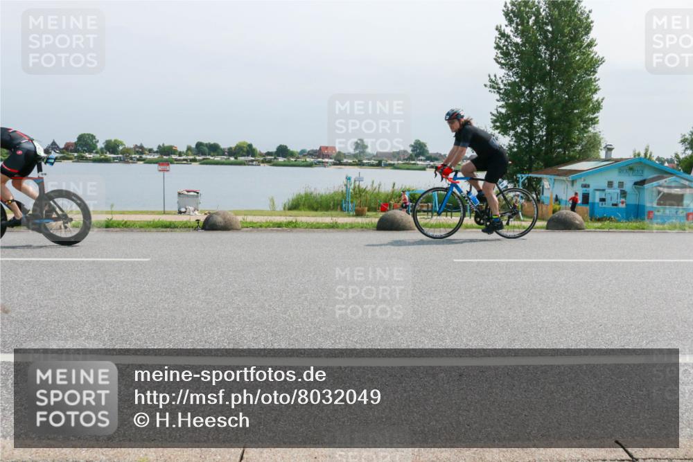 21.06.2025 - 27. Vierlanden-Triathlon H.Heesch http://msf.ph/oto/8032049 15.06.2025 11:34:53 Radfahren 638, 707, 760, 894, 961 meine-sportfotos.de