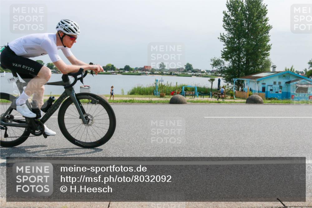 21.06.2025 - 27. Vierlanden-Triathlon H.Heesch http://msf.ph/oto/8032092 15.06.2025 11:35:03 Radfahren 662, 715 meine-sportfotos.de