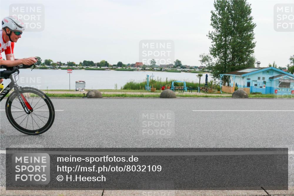 15.06.2025 - 27. Vierlanden-Triathlon H.Heesch http://msf.ph/oto/8032109 15.06.2025 10:39:06 Radfahren 148, 291, 548 meine-sportfotos.de
