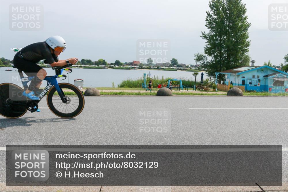 21.06.2025 - 27. Vierlanden-Triathlon H.Heesch http://msf.ph/oto/8032129 15.06.2025 11:35:08 Radfahren 662 meine-sportfotos.de