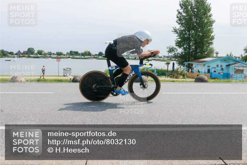 21.06.2025 - 27. Vierlanden-Triathlon H.Heesch http://msf.ph/oto/8032130 15.06.2025 11:35:09 Radfahren 662 meine-sportfotos.de