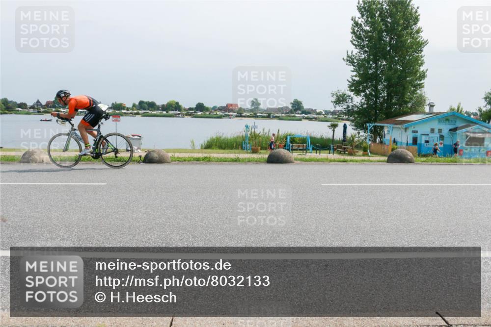 21.06.2025 - 27. Vierlanden-Triathlon H.Heesch http://msf.ph/oto/8032133 15.06.2025 11:35:16 Radfahren 695, 730 meine-sportfotos.de