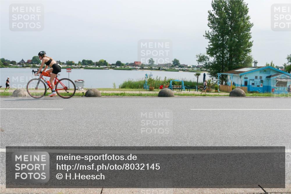 21.06.2025 - 27. Vierlanden-Triathlon H.Heesch http://msf.ph/oto/8032145 15.06.2025 11:35:19 Radfahren 695, 730, 922 meine-sportfotos.de