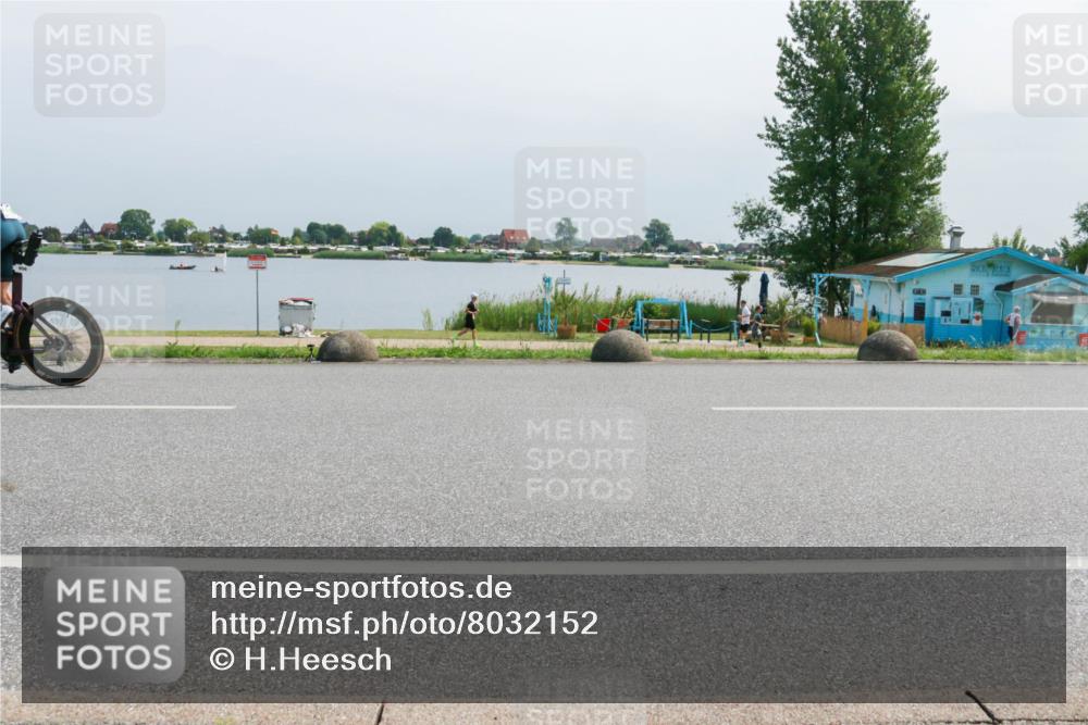 21.06.2025 - 27. Vierlanden-Triathlon H.Heesch http://msf.ph/oto/8032152 15.06.2025 11:35:24 Radfahren 58, 656, 922 meine-sportfotos.de