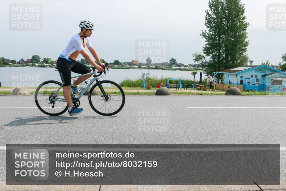 21.06.2025 - 27. Vierlanden-Triathlon H.Heesch http://msf.ph/oto/8032159 15.06.2025 11:35:28 Radfahren 58, 656 meine-sportfotos.de