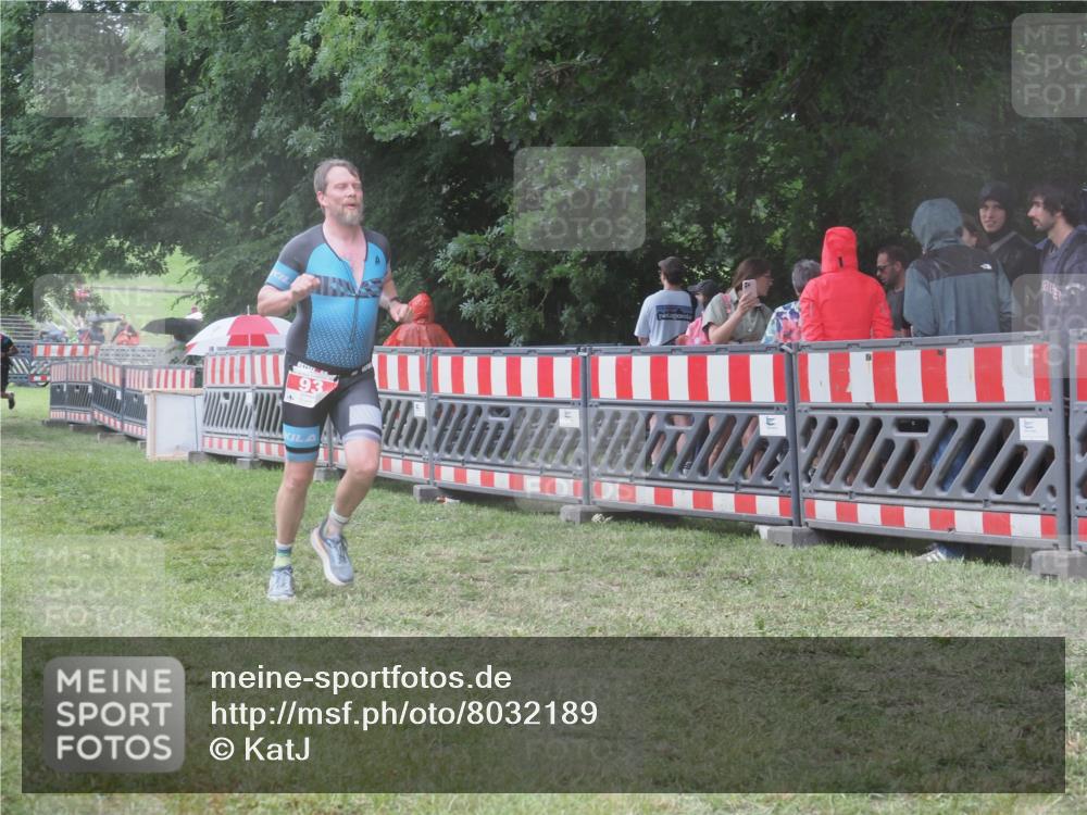 21.06.2025 - 27. Vierlanden-Triathlon KatJ http://msf.ph/oto/8032189 15.06.2025 13:42:33 Ziel 93, 779 meine-sportfotos.de