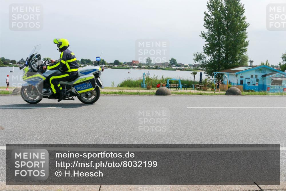 21.06.2025 - 27. Vierlanden-Triathlon H.Heesch http://msf.ph/oto/8032199 15.06.2025 11:35:50 Radfahren 70, 735, 736 meine-sportfotos.de