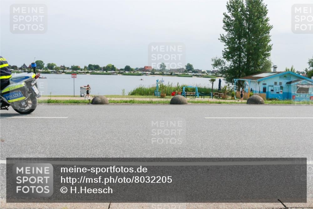 21.06.2025 - 27. Vierlanden-Triathlon H.Heesch http://msf.ph/oto/8032205 15.06.2025 11:35:50 Radfahren 70, 735, 736 meine-sportfotos.de