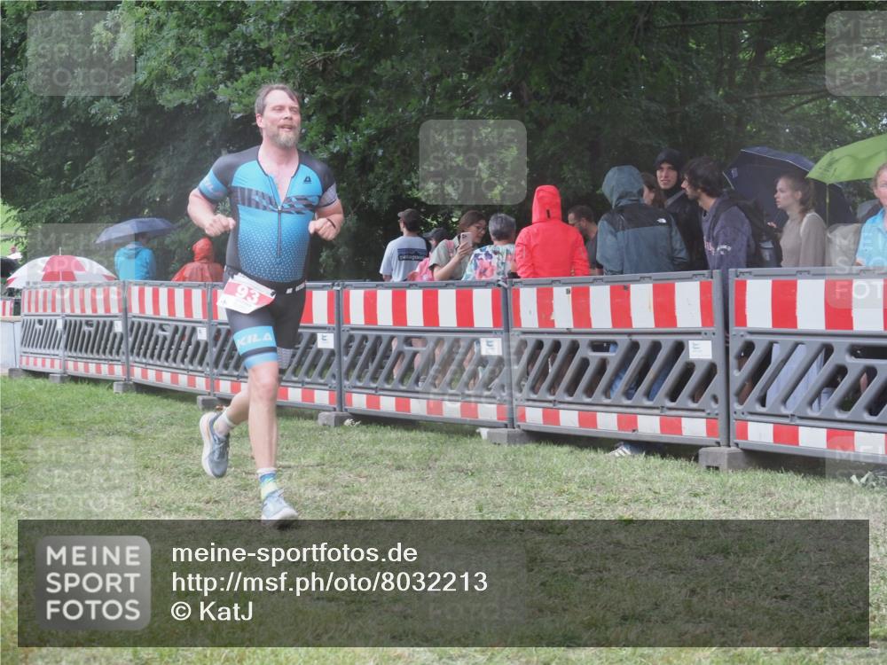 21.06.2025 - 27. Vierlanden-Triathlon KatJ http://msf.ph/oto/8032213 15.06.2025 13:42:33 Ziel 93, 779 meine-sportfotos.de