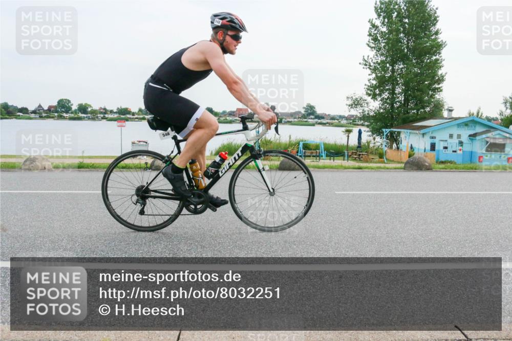 15.06.2025 - 27. Vierlanden-Triathlon H.Heesch http://msf.ph/oto/8032251 15.06.2025 10:39:09 Radfahren 148, 291, 548 meine-sportfotos.de